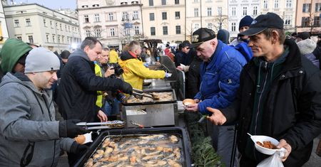 Kraków. Wigilia dla bezdomnych i potrzebujących bez przedstawiciela kurii. Jest reakcja