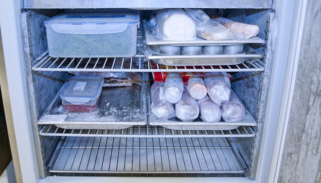 System No Frost w lodówce - wady i zalety. Czy warto dopłacać?