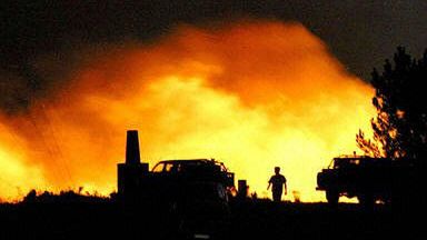 Strażacy walczą z morzem ognia