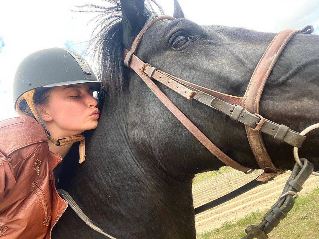Julia Wieniawa chce kupić konia