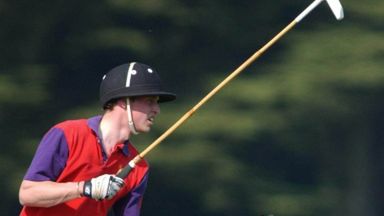 Brytyjski książę William gra w polo