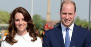 Księżna Kate o krok od wpadki. Biała sukienka spłatała jej figla podczas wizyty w Indiach