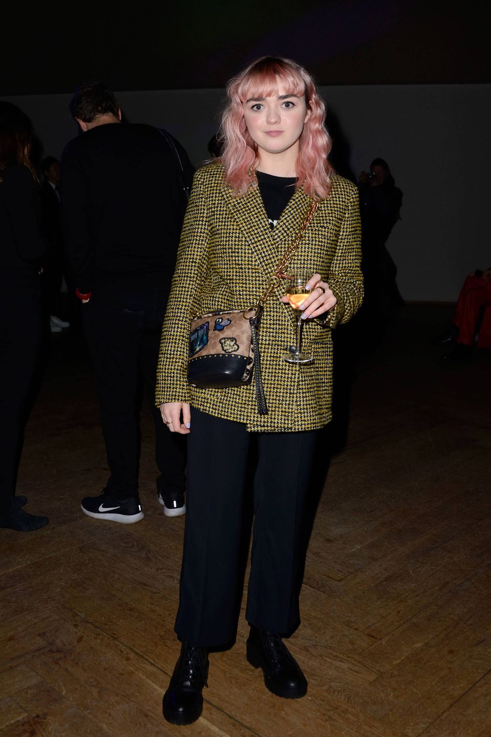 Maisie Williams: Arya z "Gry o Tron" w różowych włosach
