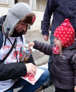 Kawa, herbata, bezpłatny przejazd - dla wolontariuszy wszystko. Tak firmy wspierają WOŚP