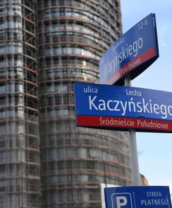 Znowu mieliśmy ulicę Lecha Kaczyńskiego w Warszawie. "To naklejki"