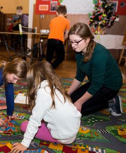 Dzień nauczyciela - kłopot rodzica. Szkoły zapewniają opiekę, ale "zachęcają" do wolnego