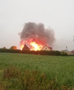 Pogoda szaleje. Piorun uderzył w gospodarstwo, w Kołobrzegu zalało ulice