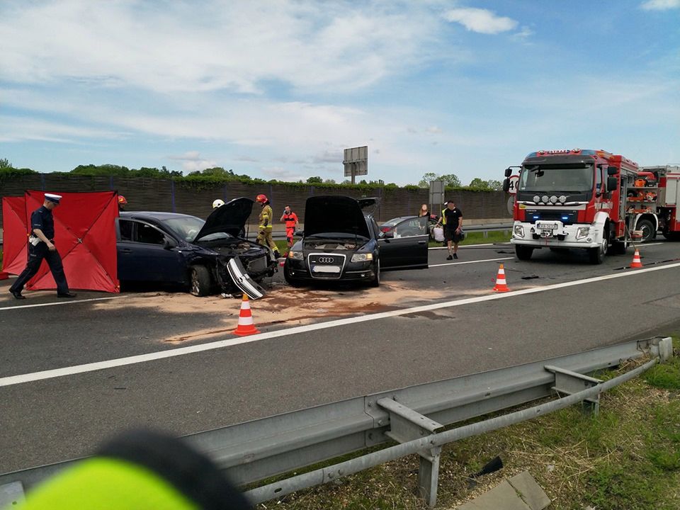 Balice. Wypadek na A4. Jedna osoba nie żyje, interweniował śmigłowiec LPR