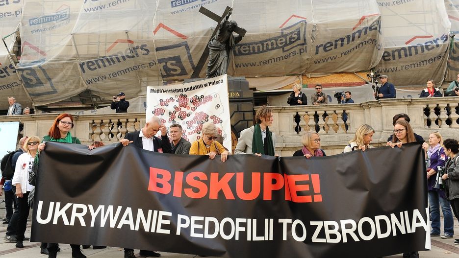 15 lat po wyroku arcybiskup zawiesza księdza