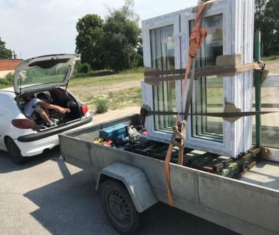 Jechał pod kocami w bagażniku. Chciał tak pokonać 30 km