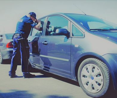 Dziadek zostawił wnuczkę w nagrzanym aucie. Dziecko zabrano do szpitala