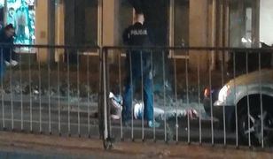 Pruszków. Patrol ścigał podejrzanego. Mężczyzna nagle upadł