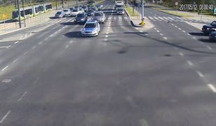 Pędził żeby uratować konającego psa. Policja pomogła mu ominąć korki