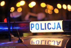 Kraków: policja wie, kto odpalił race w Galerii Krakowskiej. To byli kibice