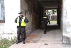 "Brudni i przerażeni". Porzuceni dwu i czterolatek w Łodzi