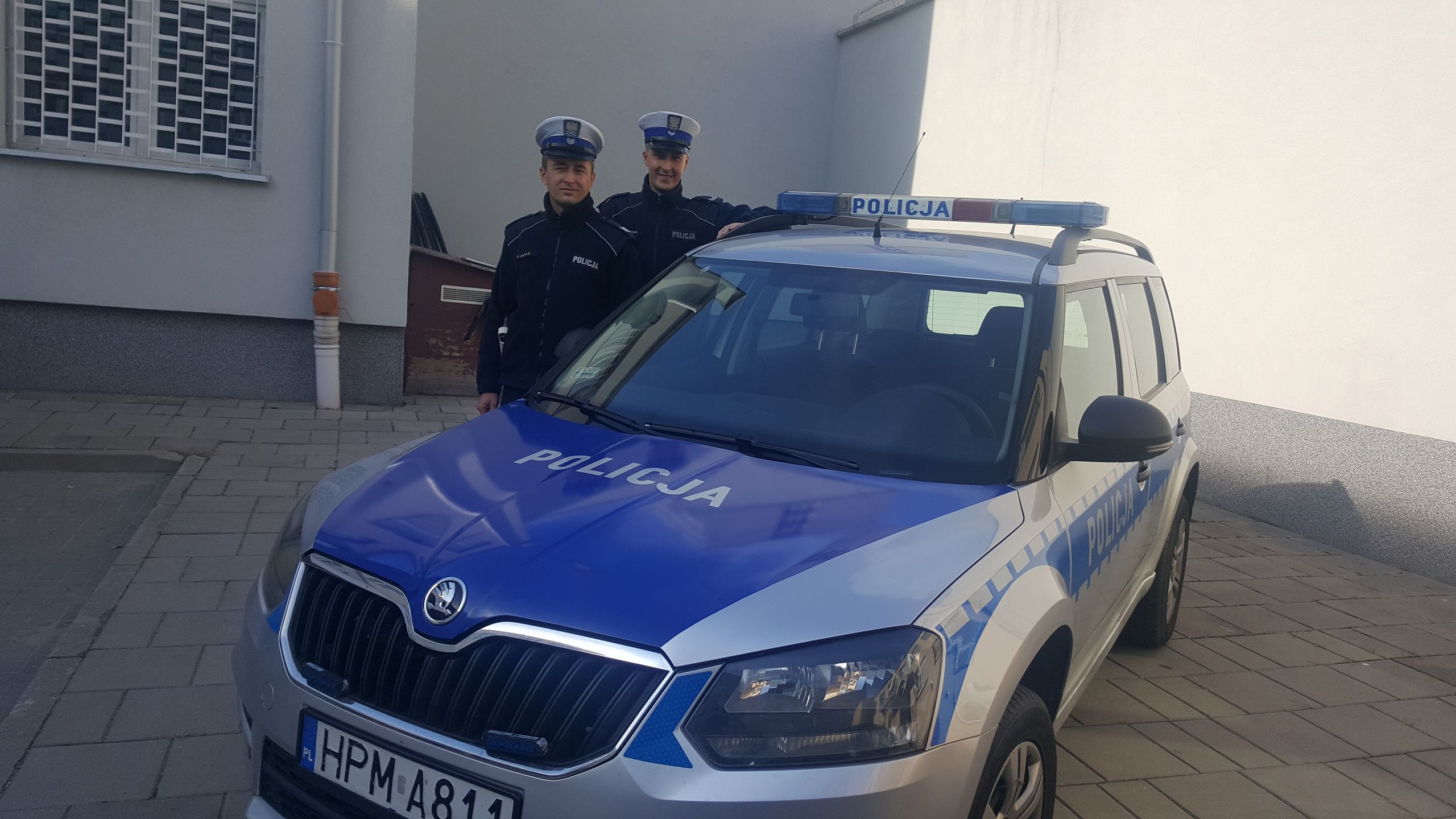 Szybka akcja policjantów uratowała chłopca. 