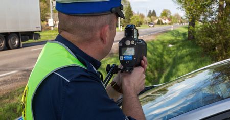 Policjanci z gliwickiej drogówki kazali sobie płacić pijanym kierowcom. Usłyszeli zarzuty