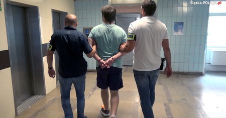 "Łowca pedofilów" wpadł. Sam namawiał małoletnich na seks
