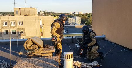 Brawurowa akcja policjantów. Zobaczcie, w jaki sposób uratowali mężczyznę, który chciał się zabić