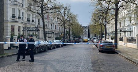 Londyn. Mężczyzna staranował auto ambasadora Ukrainy. Padły strzały