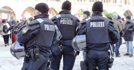 "Polacy nie sprawiają problemów. Tylko Turcy i Arabowie"