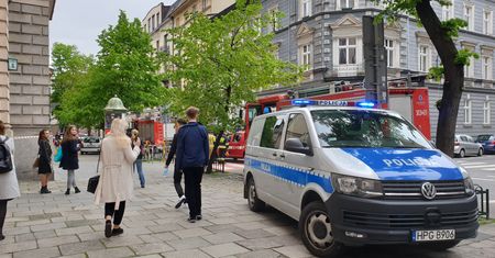 Matura 2019. Alarm bombowy w 122 szkołach. W jednej odwołano egzamin
