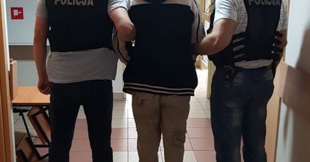 Horror na przystanku w Kielcach. Dźgnął nożem przypadkowego człowieka