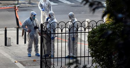 Eksplozja bomby przed kościołem w Atenach