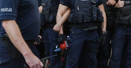 Żony i córki policjantów. Opowiedziały, jak wygląda życie pod jednym dachem ze stróżem prawa