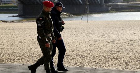 Koronawirus w Warszawie. Tylko w sobotę ponad 200 mandatów