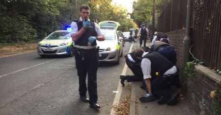 Londyn. Szaleńczy atak na policjantów