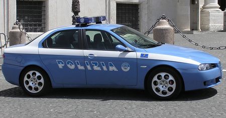 Polka brutalnie pobita młotkiem na ulicy we Włoszech. Podbiegł i uderzył