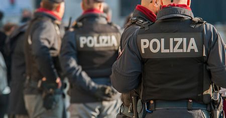 Imigranci porwali Włoszkę i brutalnie zgwałcili. Wszystko nagrali