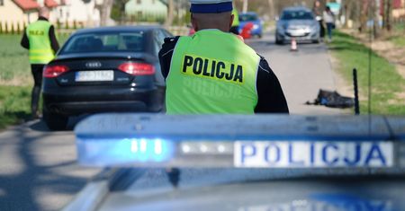 Lubelskie. Jechał środkiem jezdni. Kompletnie pijany kierowca audi
