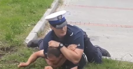 Brutalna interwencja policjanta w Bytowie. Wszystko nagrał przypadkowy świadek