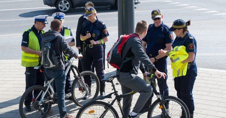 Rowerzyści też dostają mandaty. Przekonaj się za co najczęściej