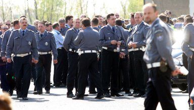Warszawa: więcej policjantów niż spacerowiczów