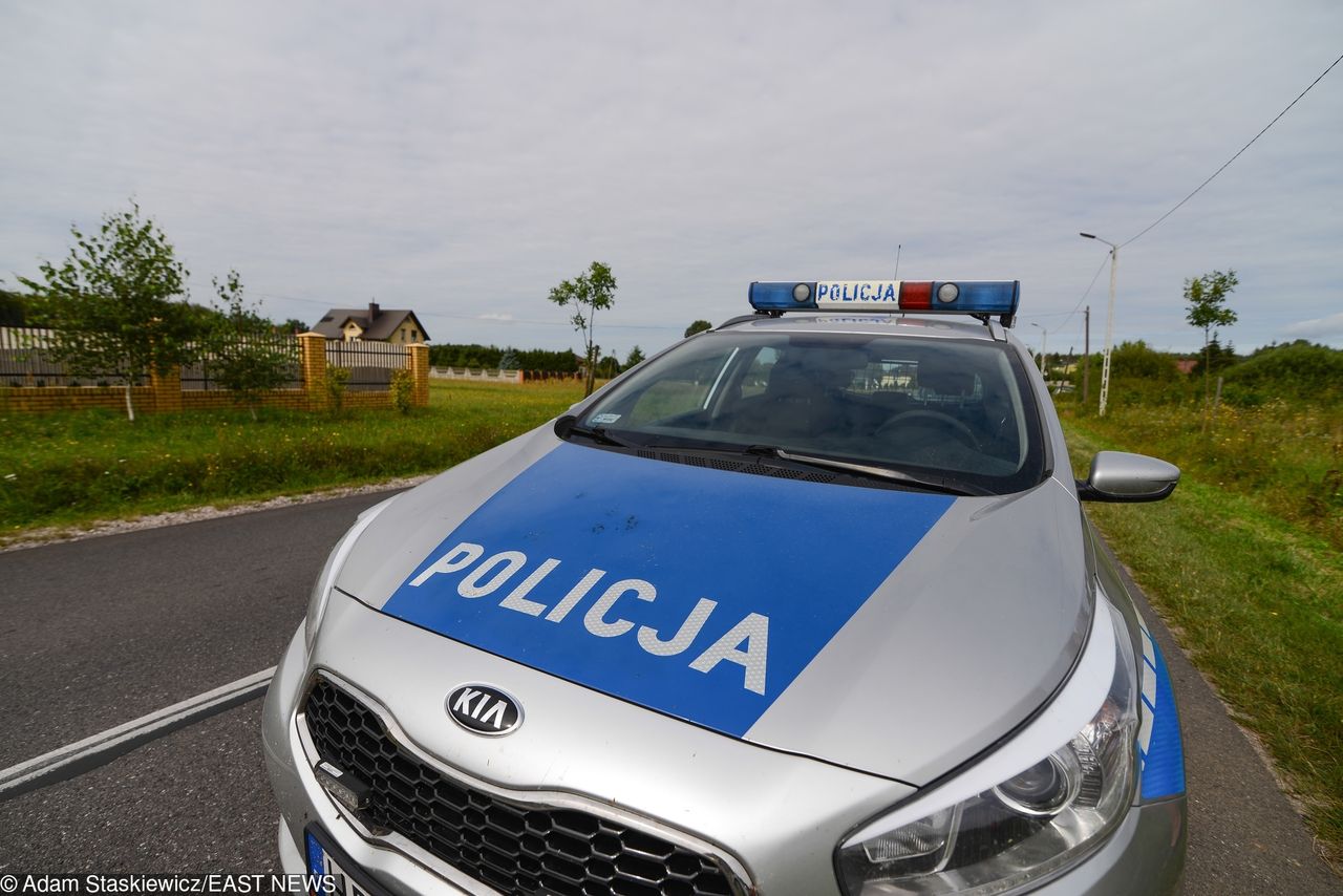 Tragiczny wypadek na Mazowszu. Zderzenie ciężarówki i trzech samochodów osobowych