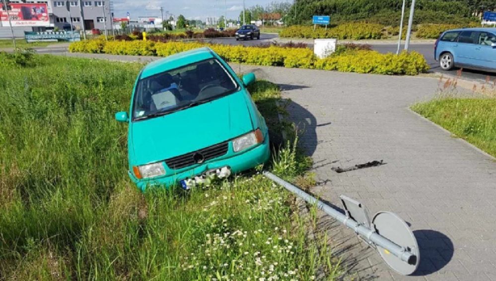 Ostrołęka. Miał 5 promili alkoholu. Próbował przejechać policjanta