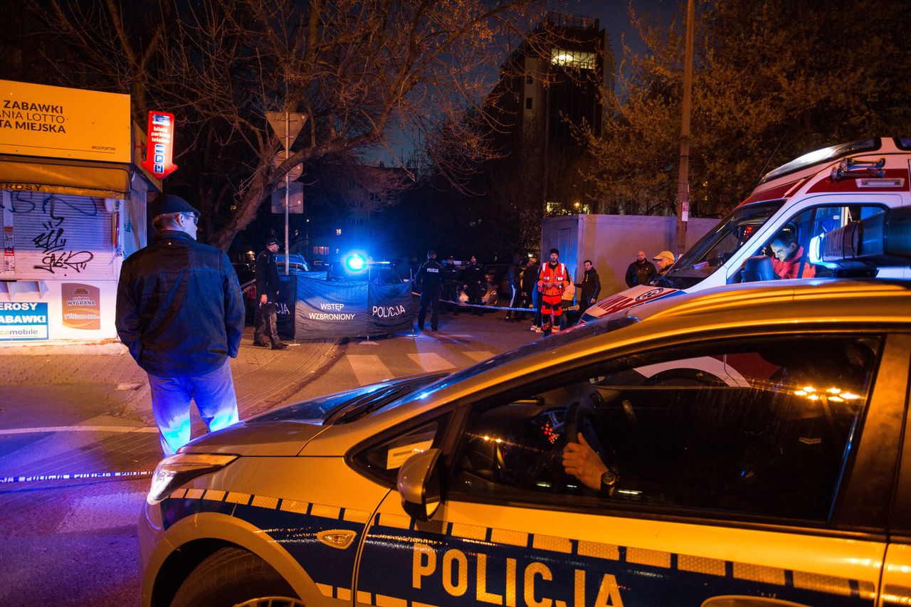 Śmierć od noża w Warszawie. Ofiara też po ataku na plebanii