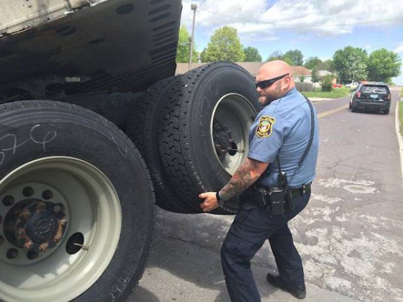 Policjanci też ludzie. Naprawdę