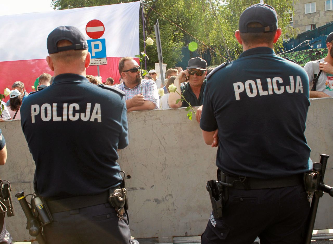 Policjanci mają polecenie śledzić demonstrantów? Policjant: to nie zdarzało się nigdy wcześniej