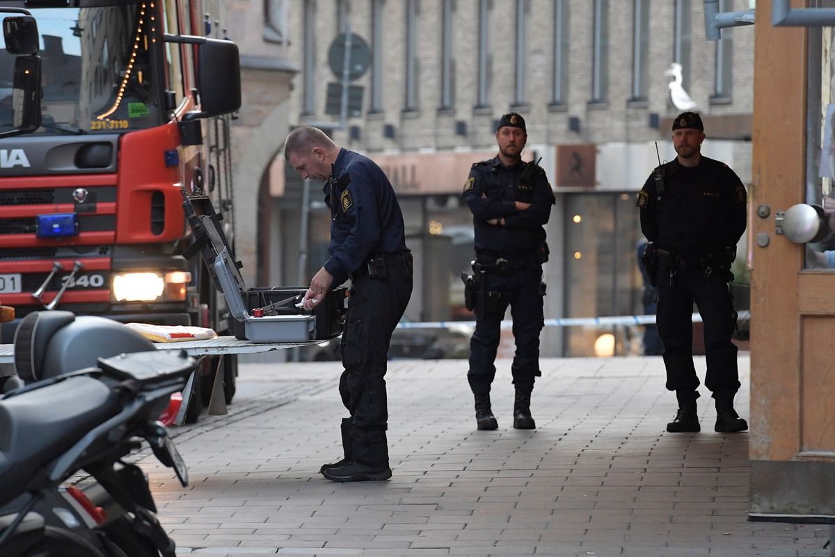 80-letni mieszkaniec Sztokholmu od lat nie wychodził z domu. Policja odkryła straszną prawdę.