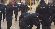 Policjanci płaczą od własnego gazu. Bułgarzy oglądają i płaczą ze śmiechu