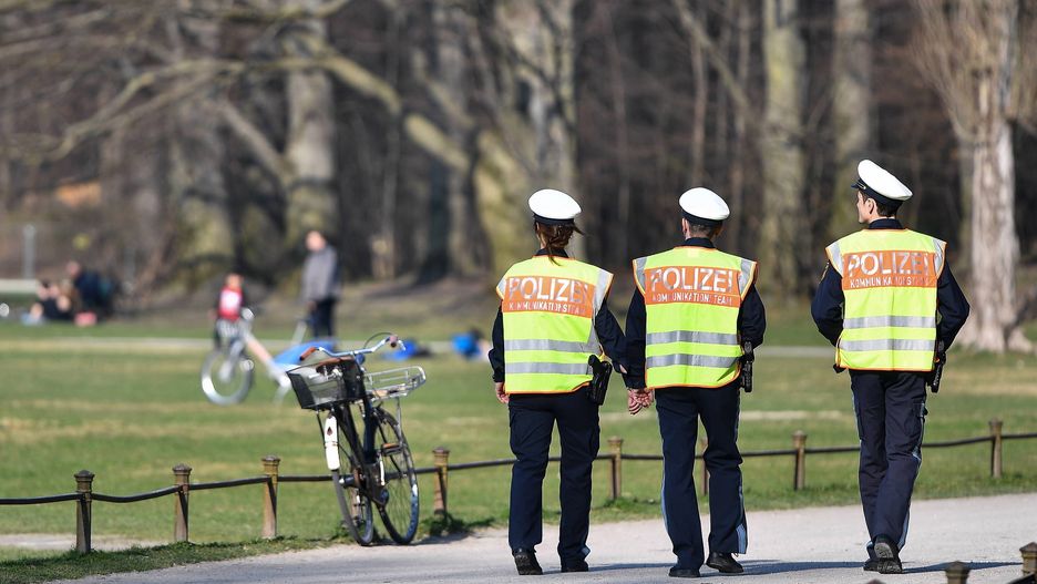Niemcy. Odzyskano skasowane wideo współżycia funkcjonariuszy i kobiety. Będzie dowodem w sprawie