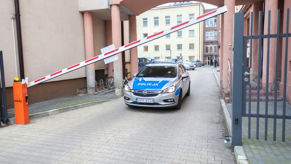 Policja wyjaśnia okoliczności zdarzenia.