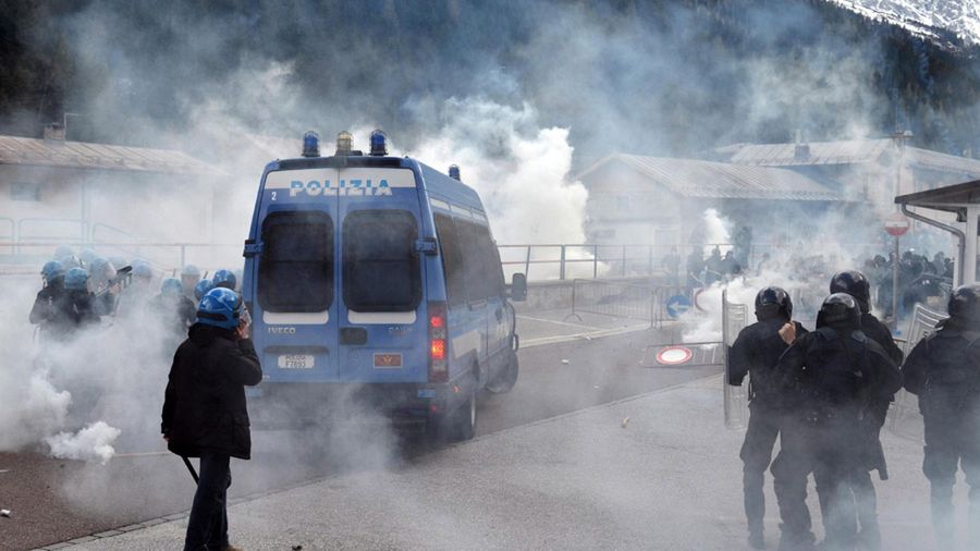 Starcia między policją i anarchistami w maju 2016 r. na przełęczy Brenner