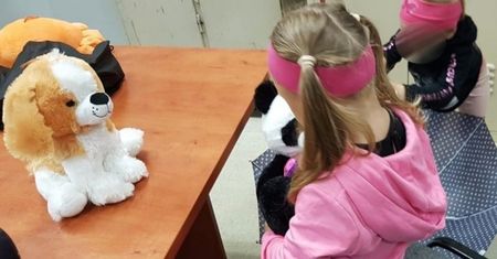Śląskie. Dzieci pod opieką policjanta. Mama dostała ataku na ulicy