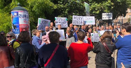 Kraków. Protest mieszkańców przeciwko rewitalizacji. Wolą zieleń zamiast betonu