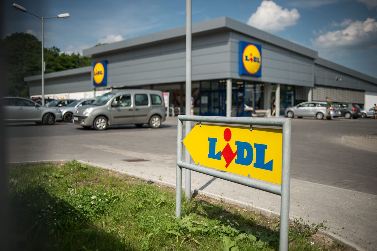 Lidl zapłaci klientce ogromne odszkodowanie. Złamała nogę w sklepie